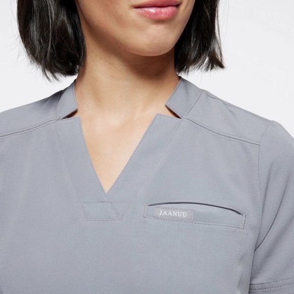 Jaanuu Women's 3-Pocket Scrub Top - Picture 6 of 6